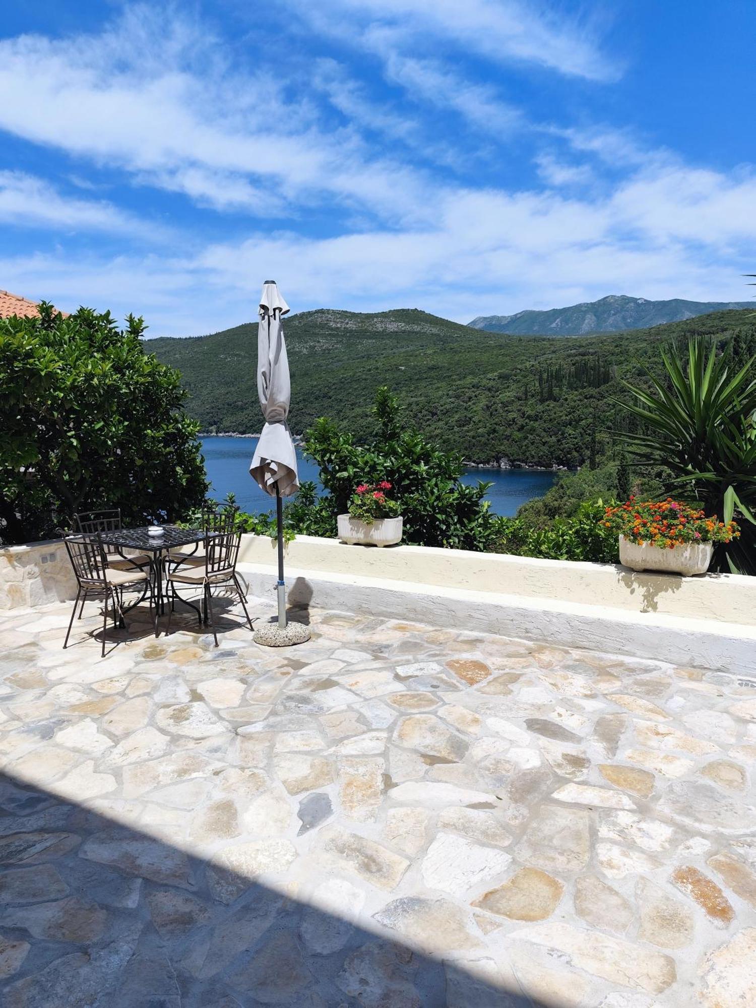 Apartment Mistral - Cosy Apartment With Sea View Molunat Esterno foto